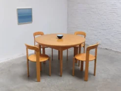 Table à manger ronde extensible en chêne par Van Den Berghe-Pauvers, années 1970.