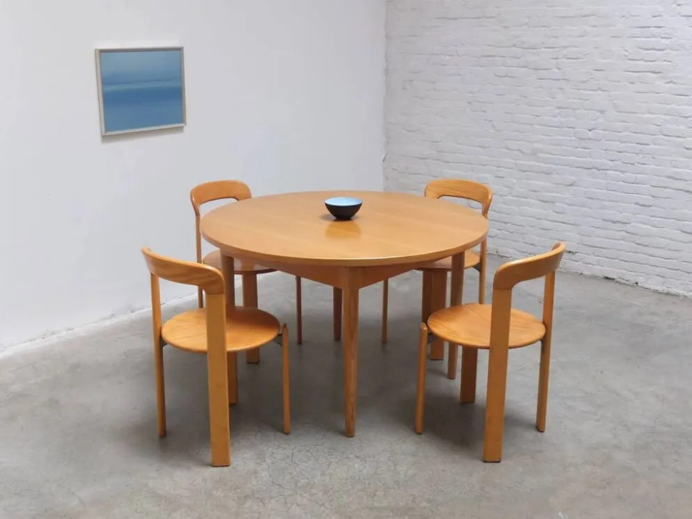 Table à manger ronde extensible en chêne par Van Den Berghe-Pauvers, années 1970.