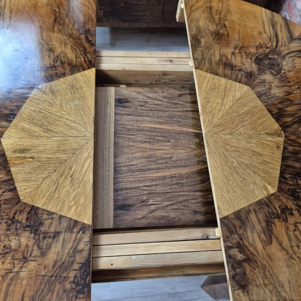 Table à manger ronde extensible en noyer burl Art Déco authentique des années 1930