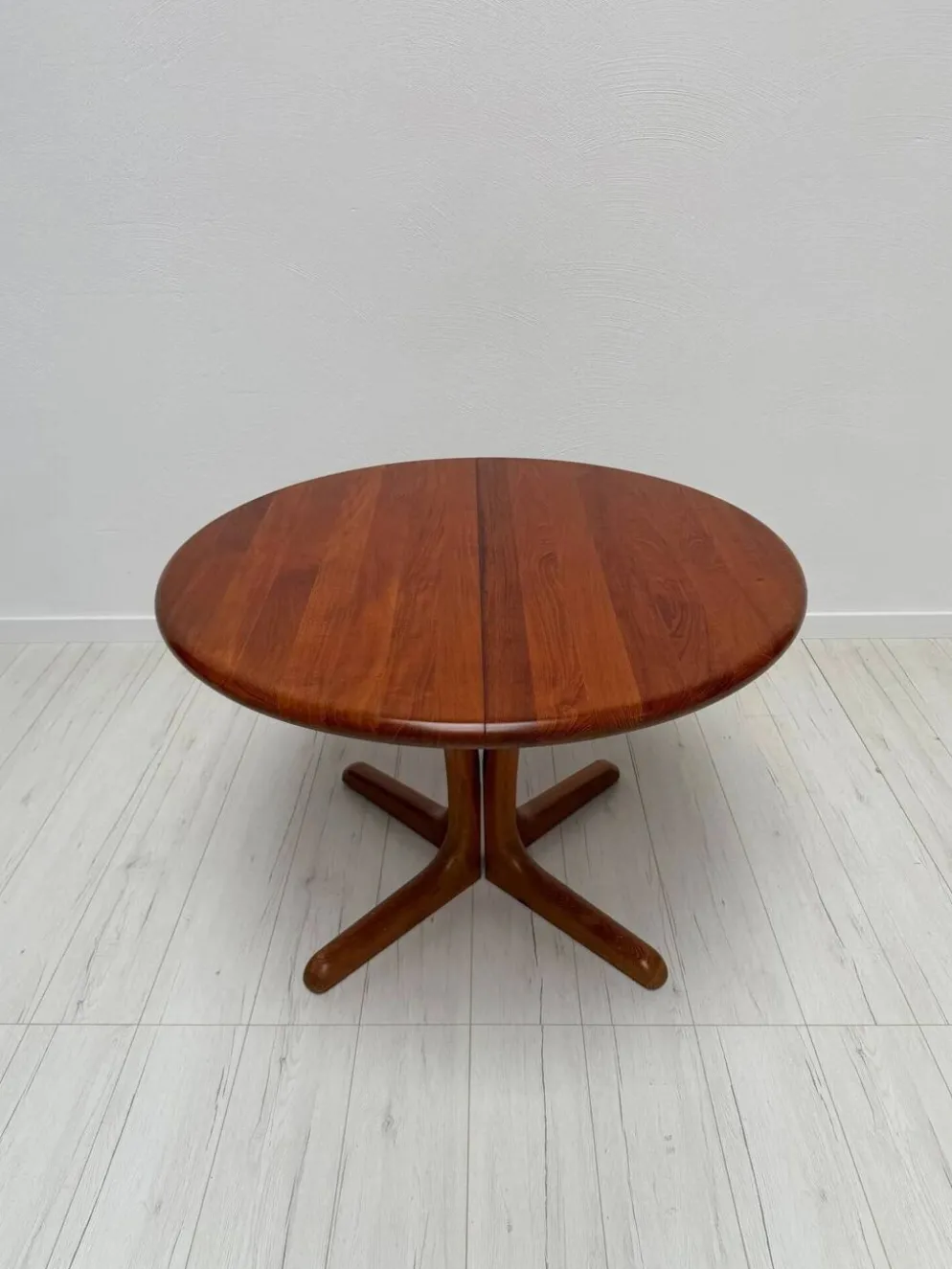 Table à manger ronde extensible en teck danois vintage des années 1970 par Langeskov Møbelfabrik