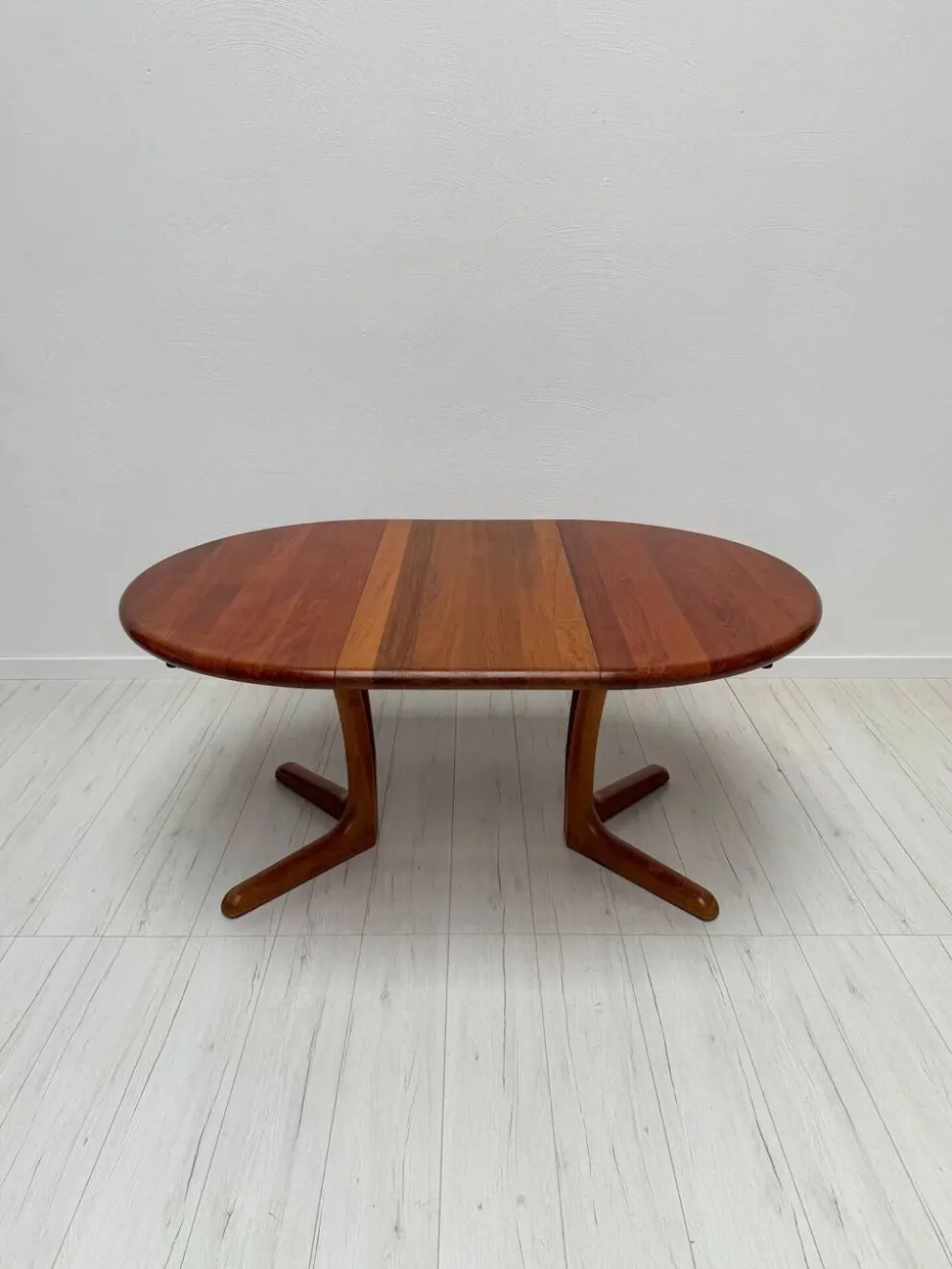 Table à manger ronde extensible en teck danois vintage des années 1970 par Langeskov Møbelfabrik