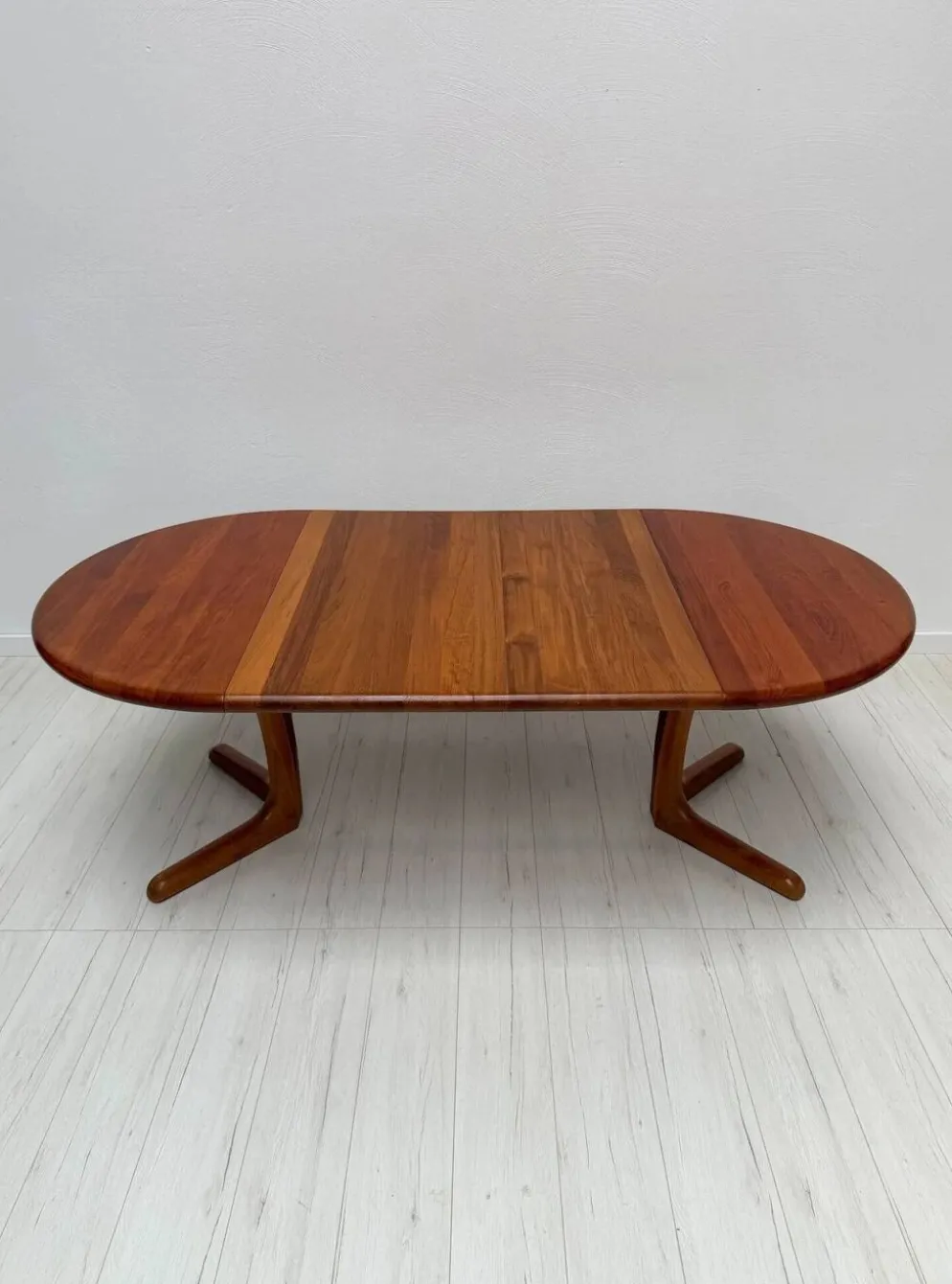 Table à manger ronde extensible en teck danois vintage des années 1970 par Langeskov Møbelfabrik