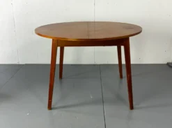 Table à manger ronde extensible moderniste danoise du milieu du siècle, 19