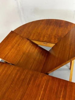 Table à manger ronde extensible moderniste danoise du milieu du siècle, 19