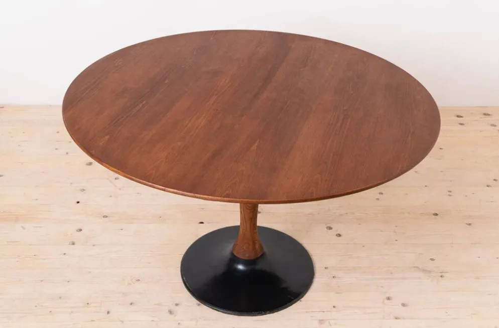 Table à manger ronde Mid-Century Modern, Tchécoslovaquie, style Eero Saarinen