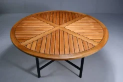 Table à manger ronde par Olle Pira. Années 1970, Suède.