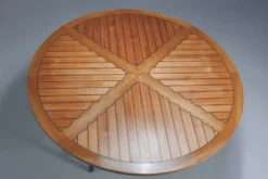 Table à manger ronde par Olle Pira. Années 1970, Suède.