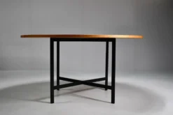 Table à manger ronde par Olle Pira. Années 1970, Suède.