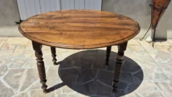 Table à manger ronde à plateau rabattable en noyer massif, fin 19ème