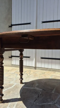Table à manger ronde à plateau rabattable en noyer massif, fin 19ème