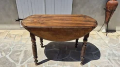 Table à manger ronde à plateau rabattable en noyer massif, fin 19ème