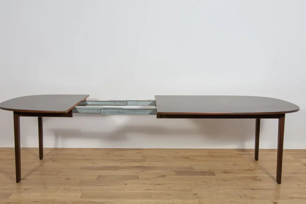 Table à manger Rungstedlund de style mid-century par Ole Wanscher pour Poul Jeppesen, Danemark, années 1960.