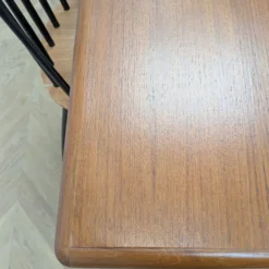 Table manger scandinave