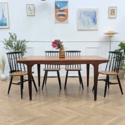 Table manger scandinave