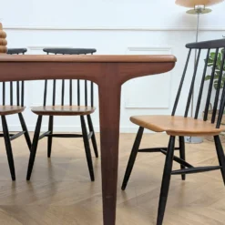 Table manger scandinave