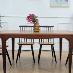 Table manger scandinave