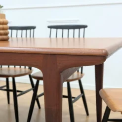 Table manger scandinave