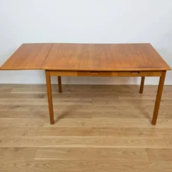 Table à manger scandinave vintage avec rallonge estampillée Garnas - Suède - années 60