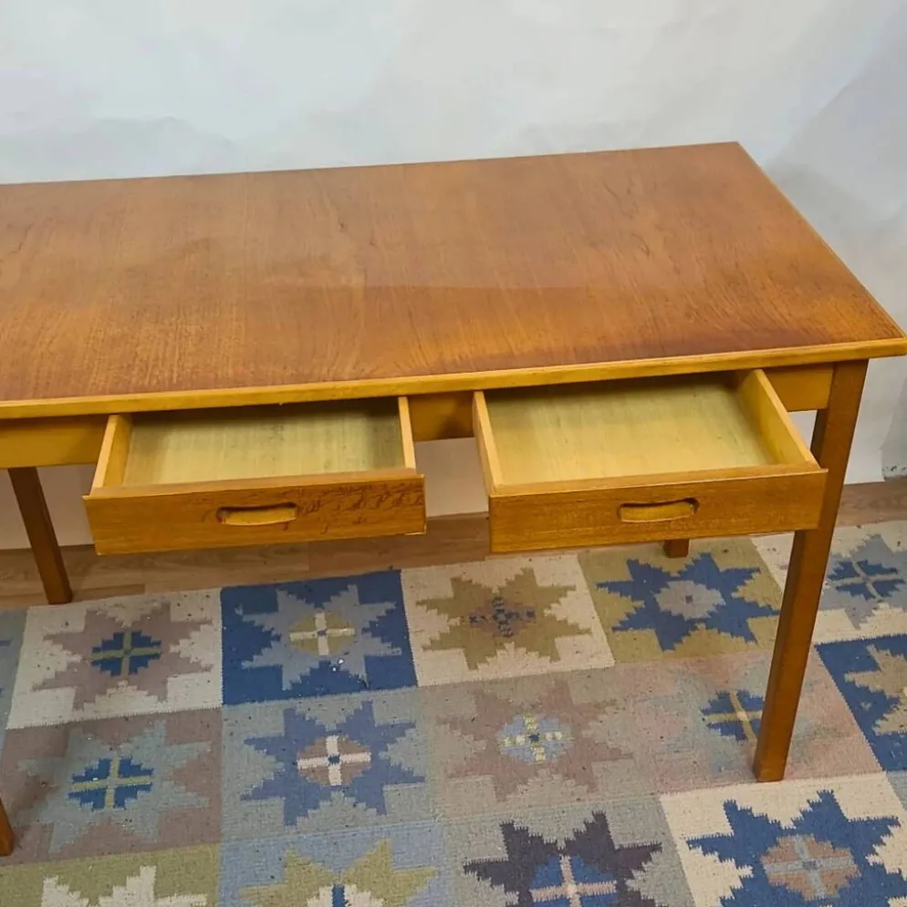 Table à manger scandinave vintage avec rallonge estampillée Garnas - Suède - années 60