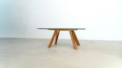 Table à manger sculpturale italienne