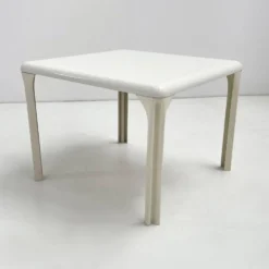 Table à manger Stadio Blanche par Vico Magistretti pour Artemide, 1970