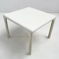 Table à manger Stadio Blanche par Vico Magistretti pour Artemide, 1970