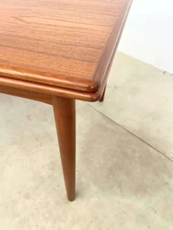 Table à manger teck rallonges intégrées — scandinave