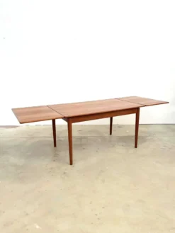 Table à manger teck rallonges intégrées — scandinave