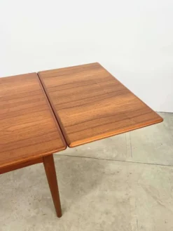 Table à manger teck rallonges intégrées — scandinave