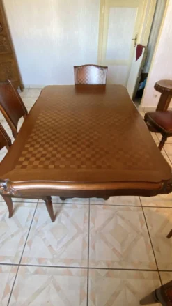 Table marqueterie et sculpture