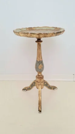 Table à martini trépied en bois doré florentin italien du milieu du siècle en sauge et