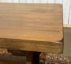 Table monastère en acajou des années 1970 - L=2m l=80cm H=75cm