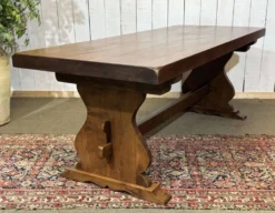 Table monastère en acajou des années 1970 - L=2m l=80cm H=75cm