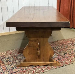 Table monastère en acajou des années 1970 - L=2m l=80cm H=75cm