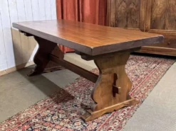 Table monastère en acajou des années 1970 - L=2m l=80cm H=75cm