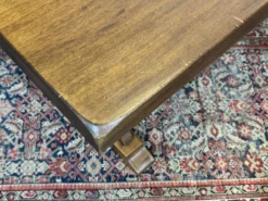 Table monastère en acajou des années 1970 - L=2m l=80cm H=75cm