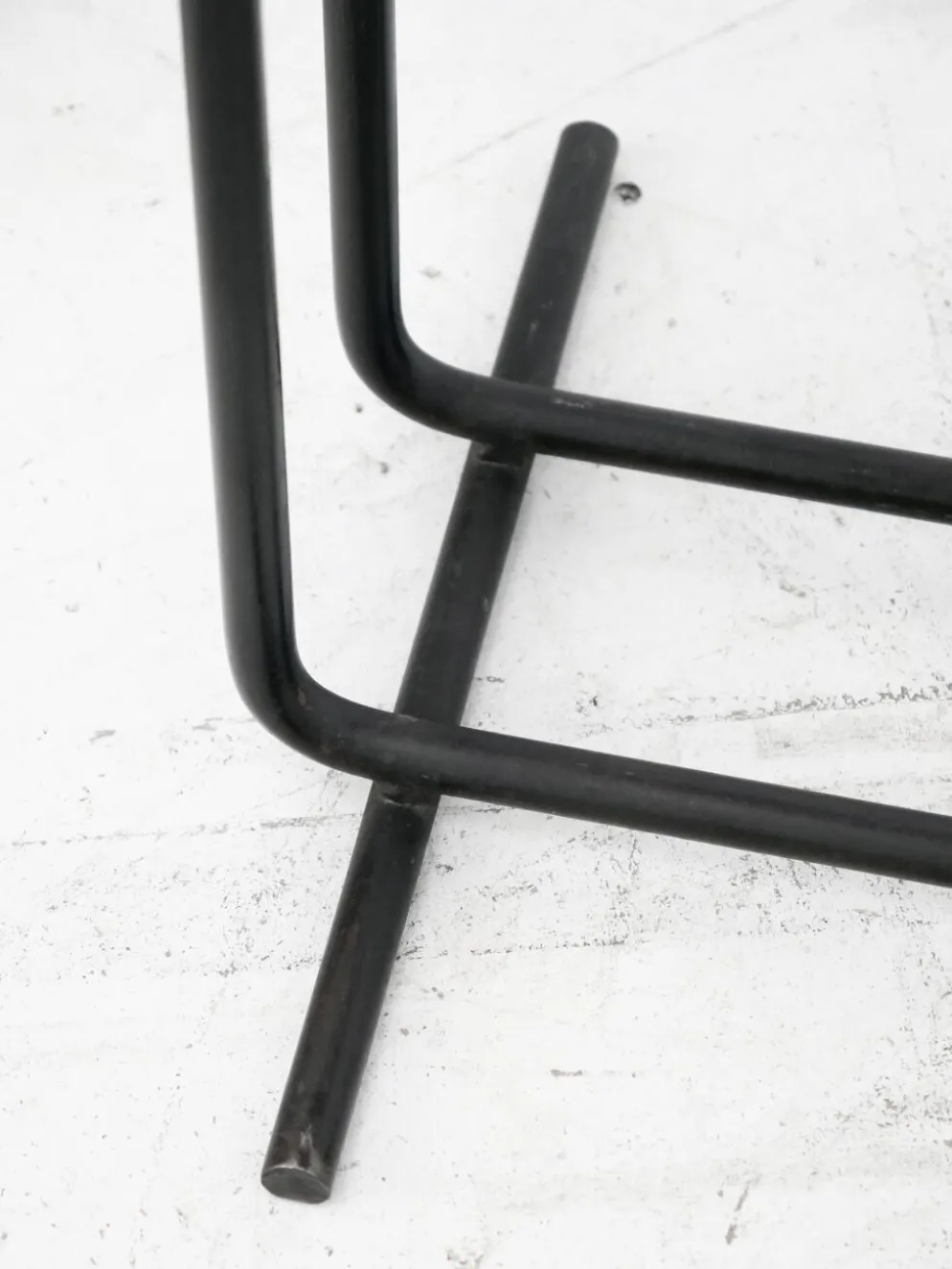 Table métal tubulaire art deco bauhaus moderniste table appoint ou bistrot