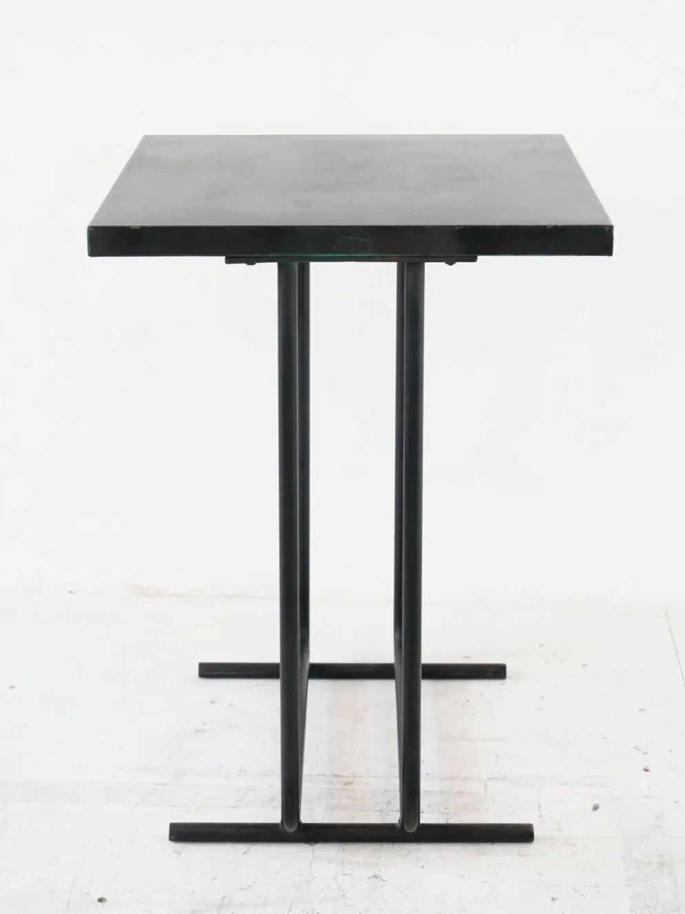 Table métal tubulaire art deco bauhaus moderniste table appoint ou bistrot