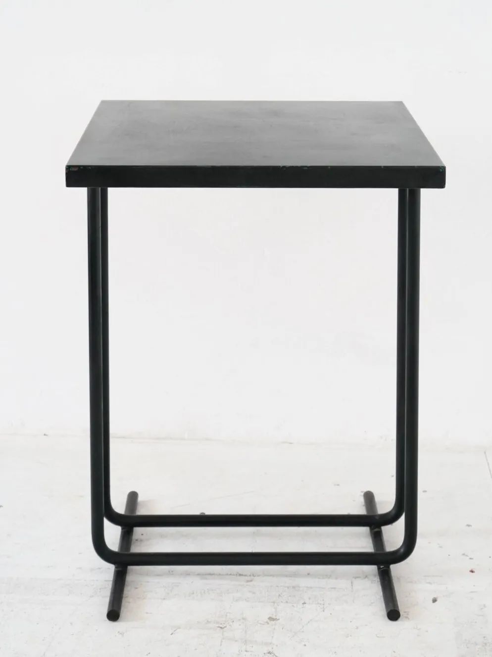 Table métal tubulaire art deco bauhaus moderniste table appoint ou bistrot