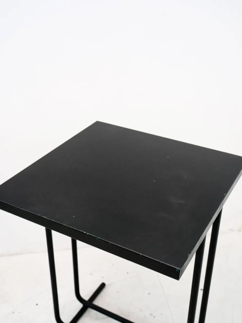 Table métal tubulaire art deco bauhaus moderniste table appoint ou bistrot