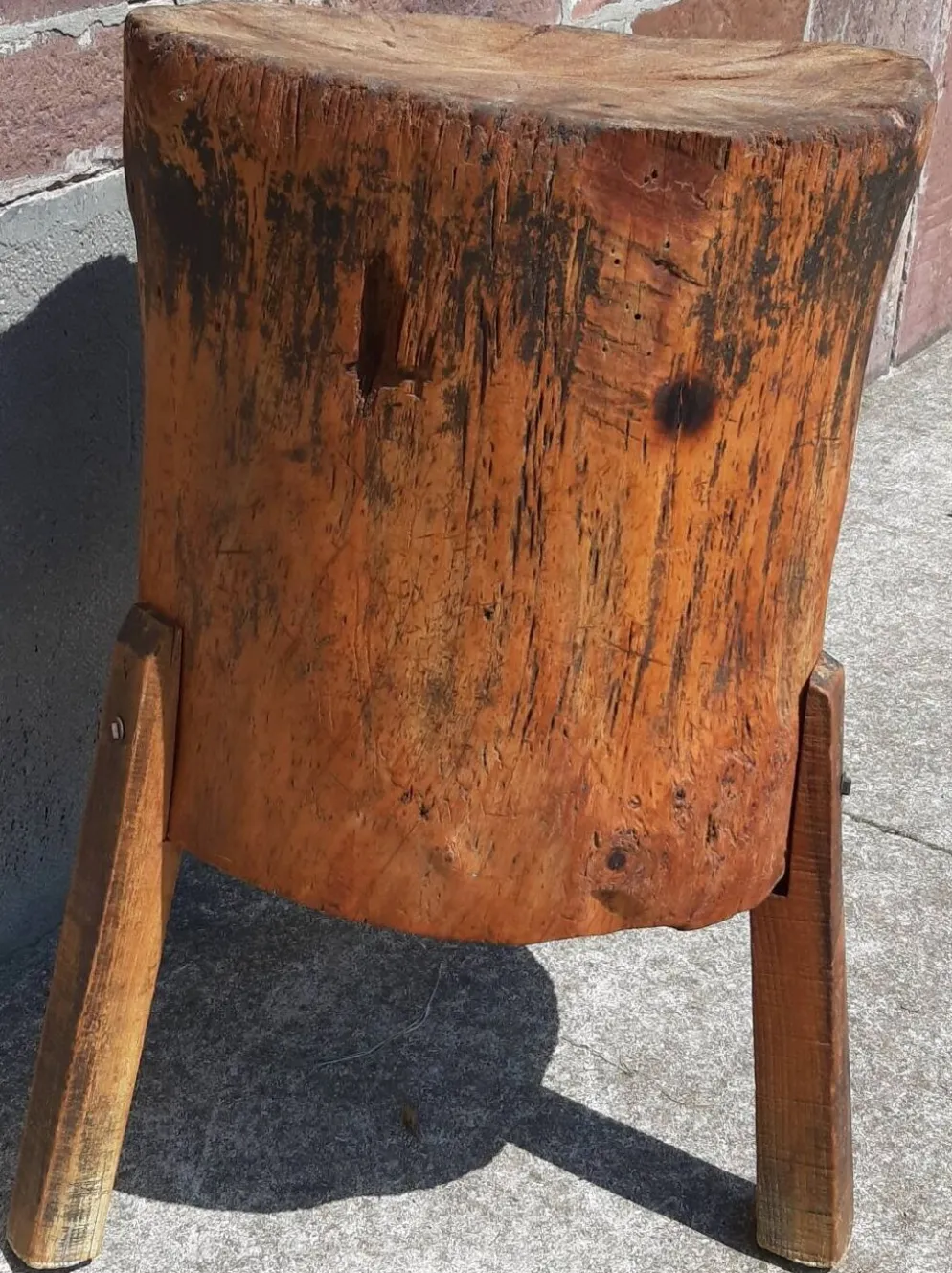 Table ou billot de boucher ancien tripode.