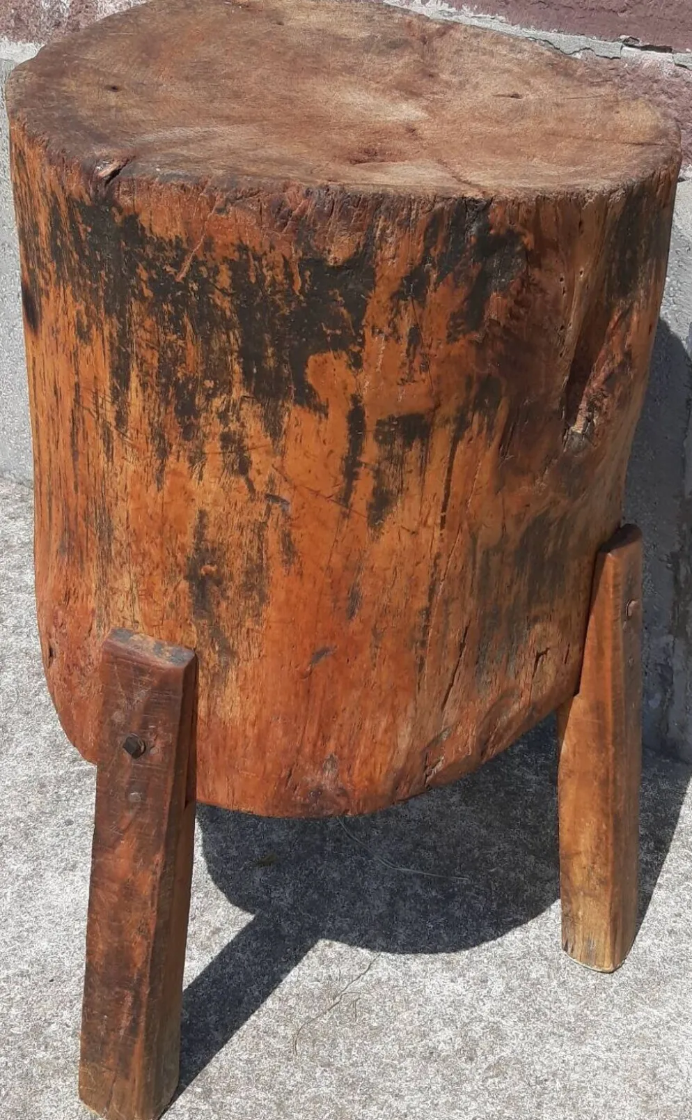 Table ou billot de boucher ancien tripode.