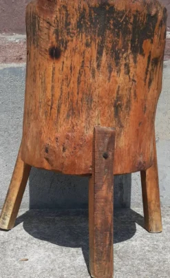 Table ou billot de boucher ancien tripode.
