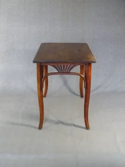 Table ou bureau Thonet N°8122, vers 1910, plateau chêne.
