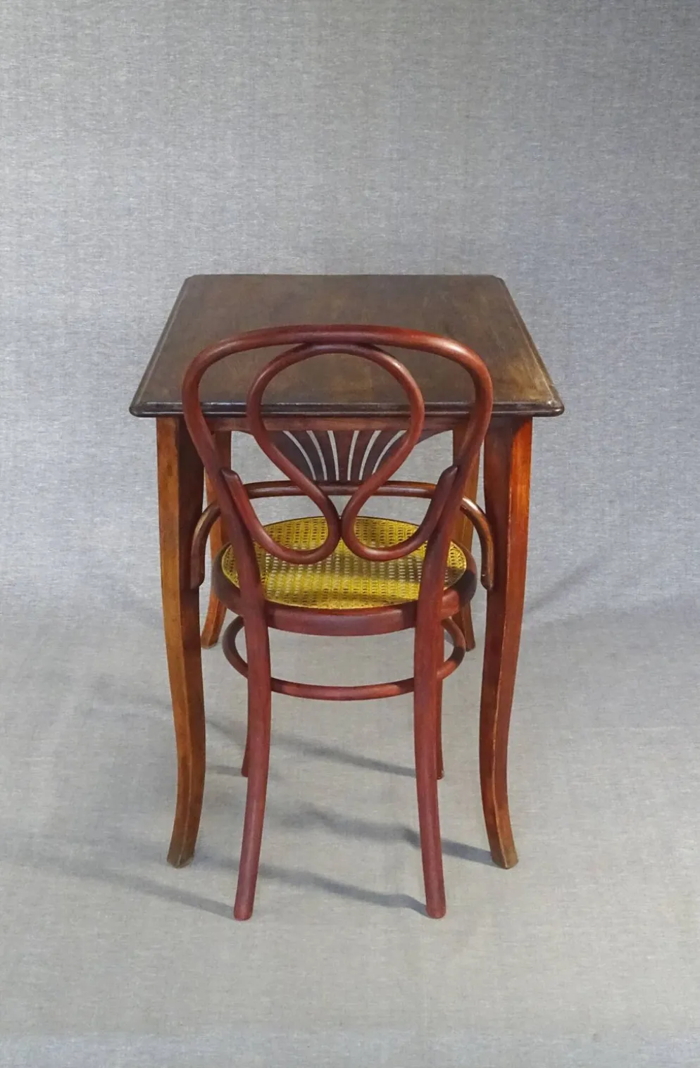 Table ou bureau Thonet N°8122, vers 1910, plateau chêne.