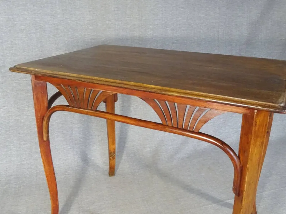 Table ou bureau Thonet N°8122, vers 1910, plateau chêne.