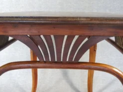 Table ou bureau Thonet N°8122, vers 1910, plateau chêne.
