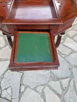 Table à Ouvrage d'époque Restauration En Acajou