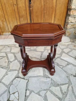 Table à Ouvrage d'époque Restauration En Acajou