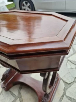 Table à Ouvrage d'époque Restauration En Acajou